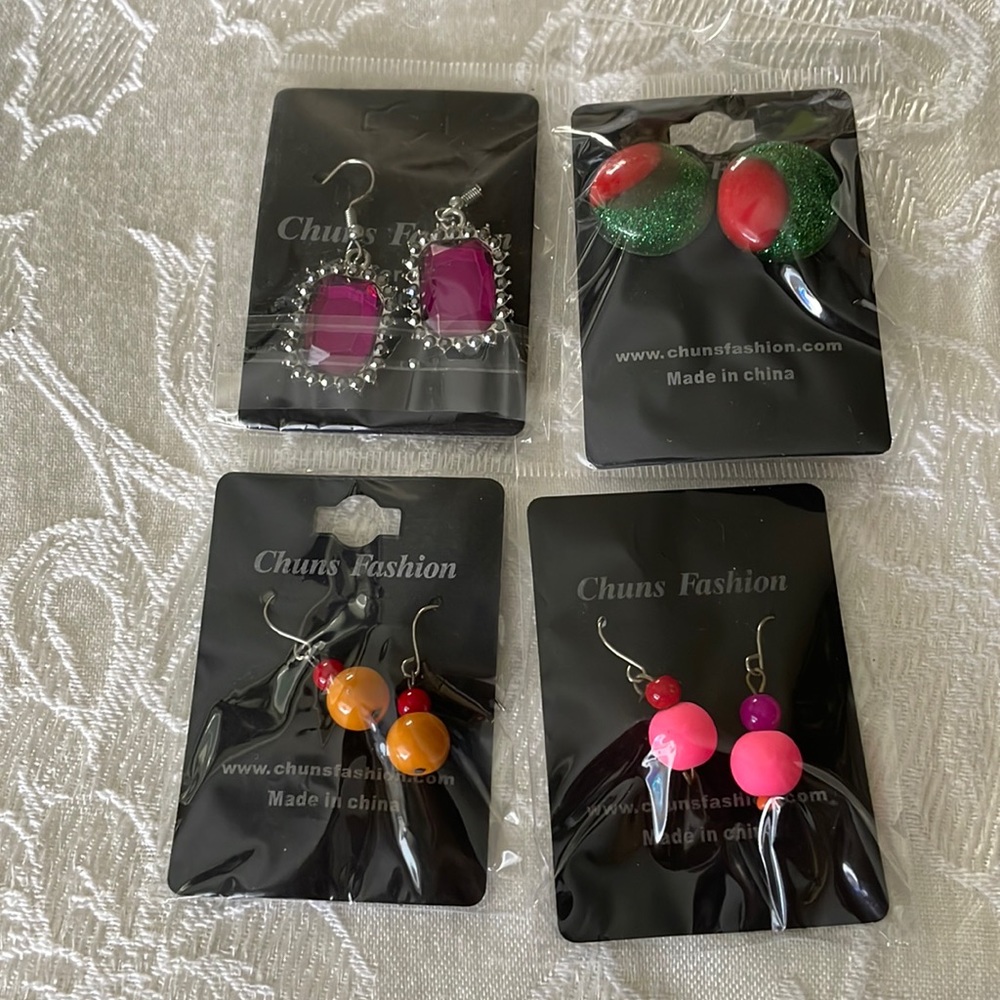 New On Cards Four Pair Chuns Fashion Pierced Earrings